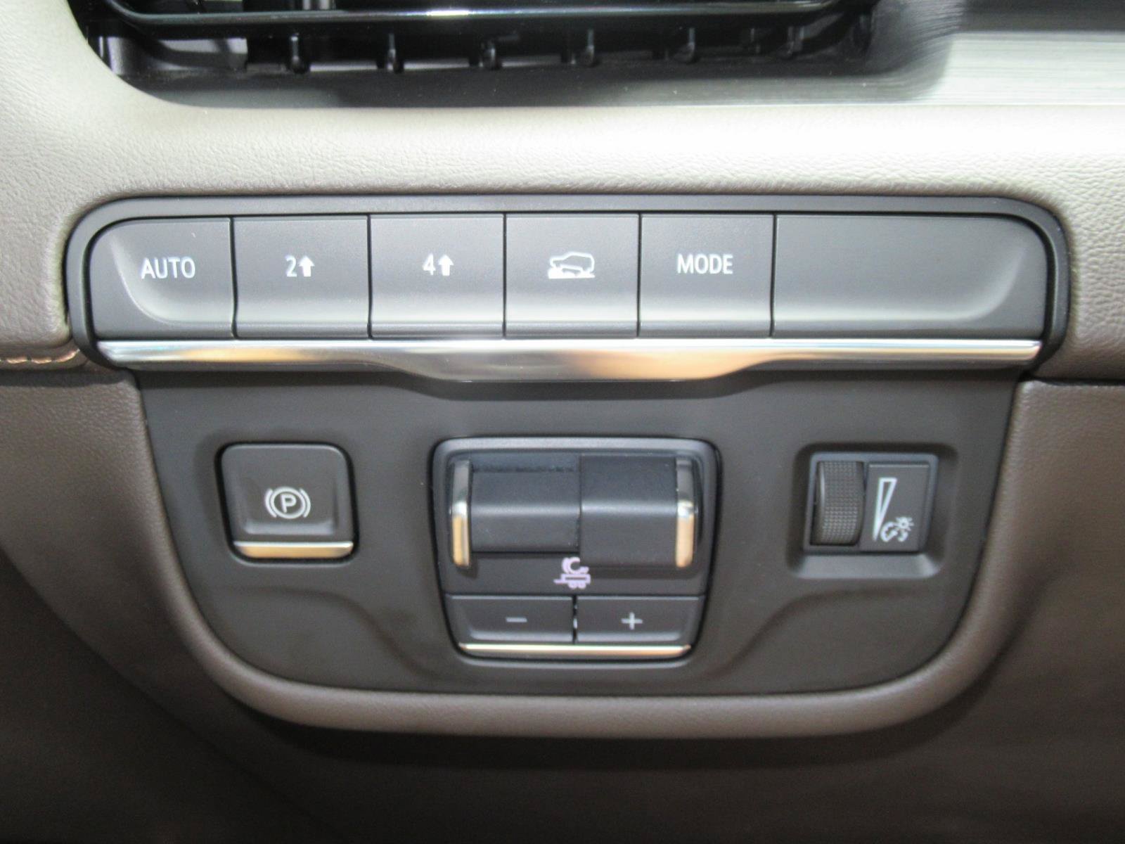 Used 2021 Cadillac Escalade Sport w/ LPO, ONYX Package AWD/4WD image 23