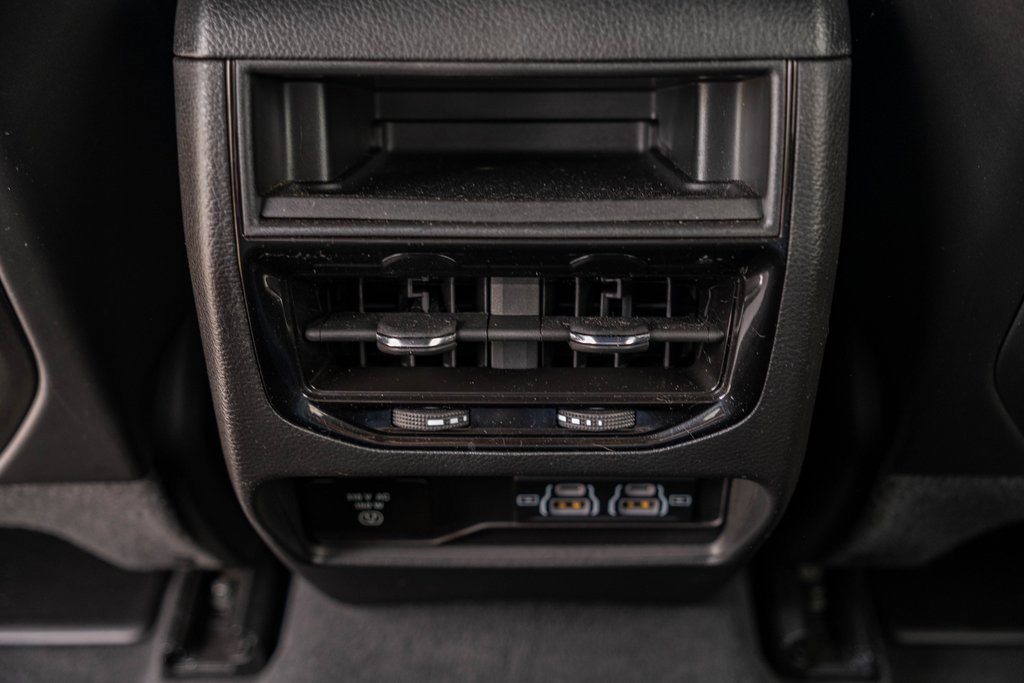 Used 2023 Jeep Grand Cherokee Altitude image 15