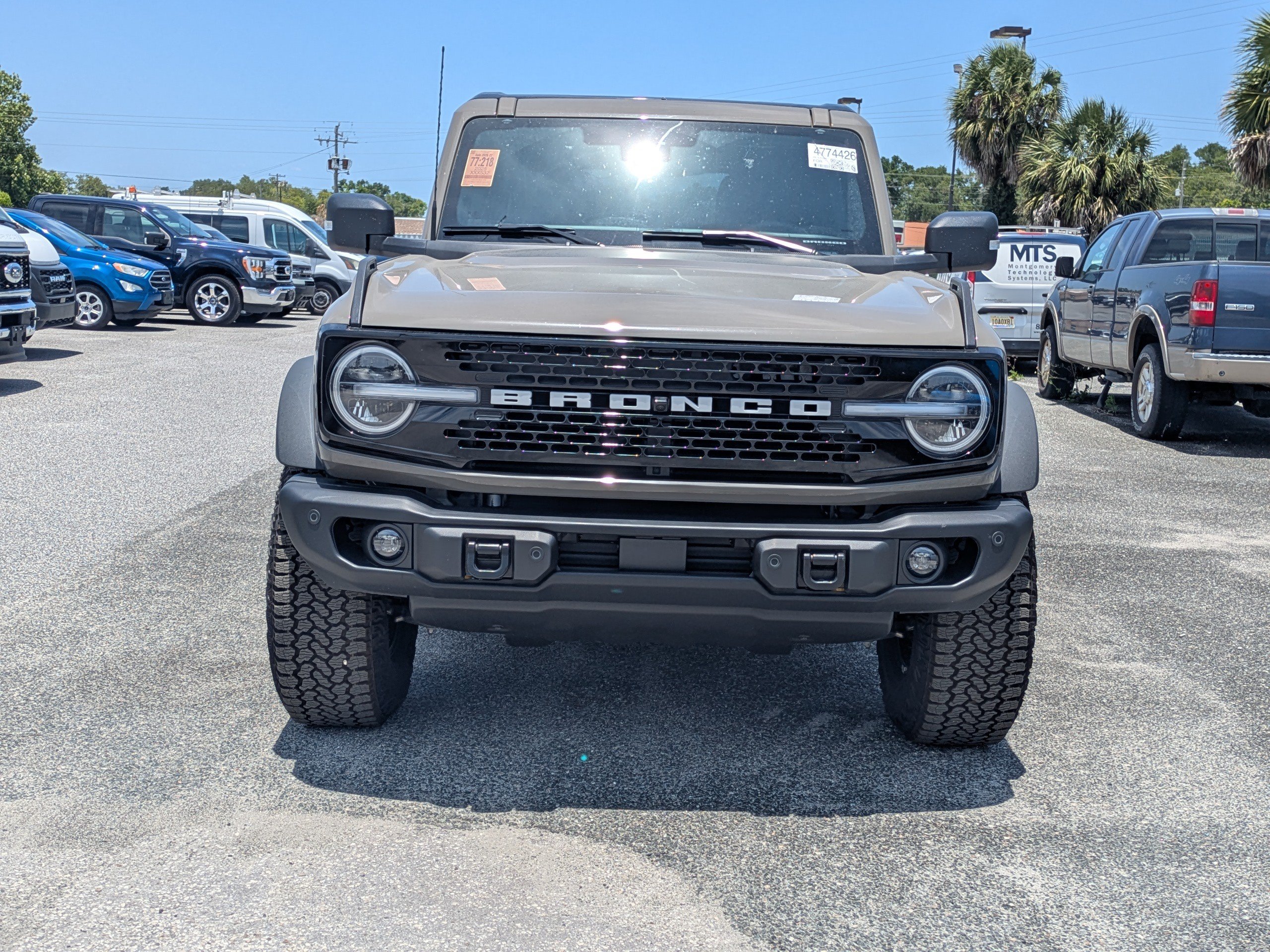 Used 2025 Ford Bronco Badlands AWD/4WD image 9