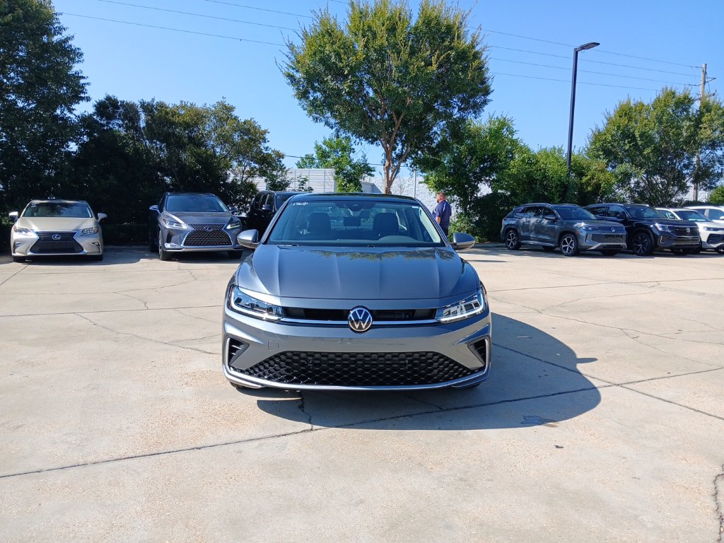 New 2027 Volkswagen Jetta SE FWD image 2