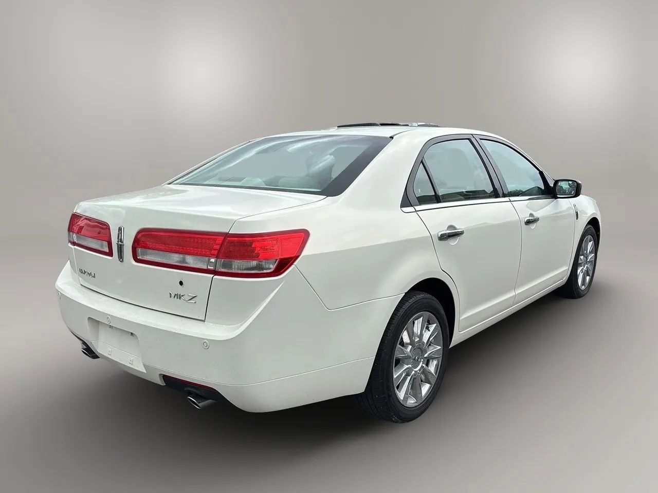 Used 2012 Lincoln MKZ FWD image 5