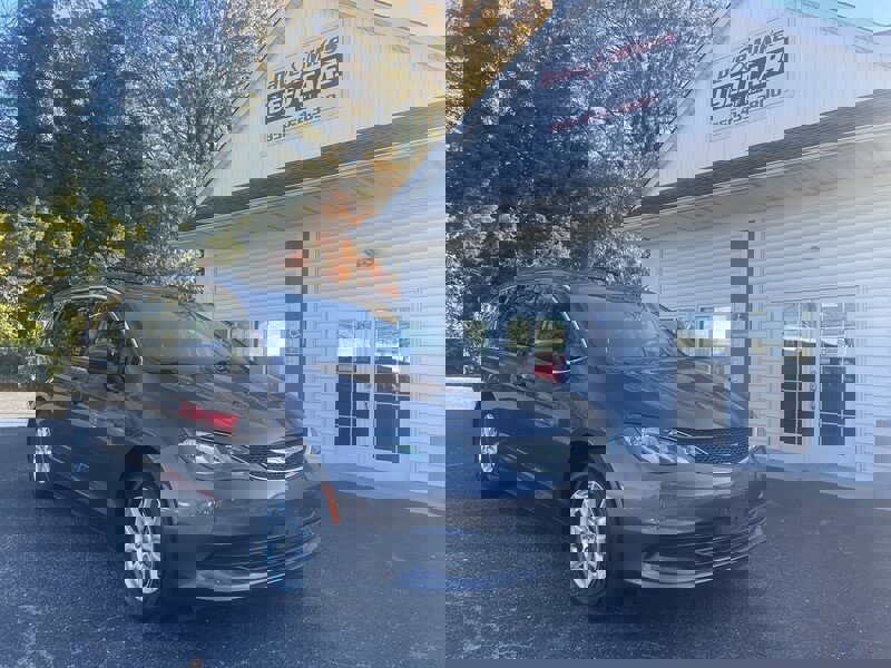 Used 2017 Chrysler Pacifica Touring