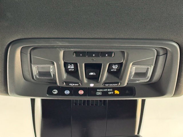 Used 2024 GMC Sierra 2500 Denali w/ Technology Package AWD/4WD image 17