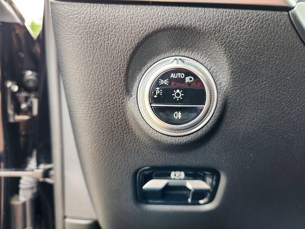 Certified 2024 Mercedes-Benz C 300 4MATIC Sedan image 18