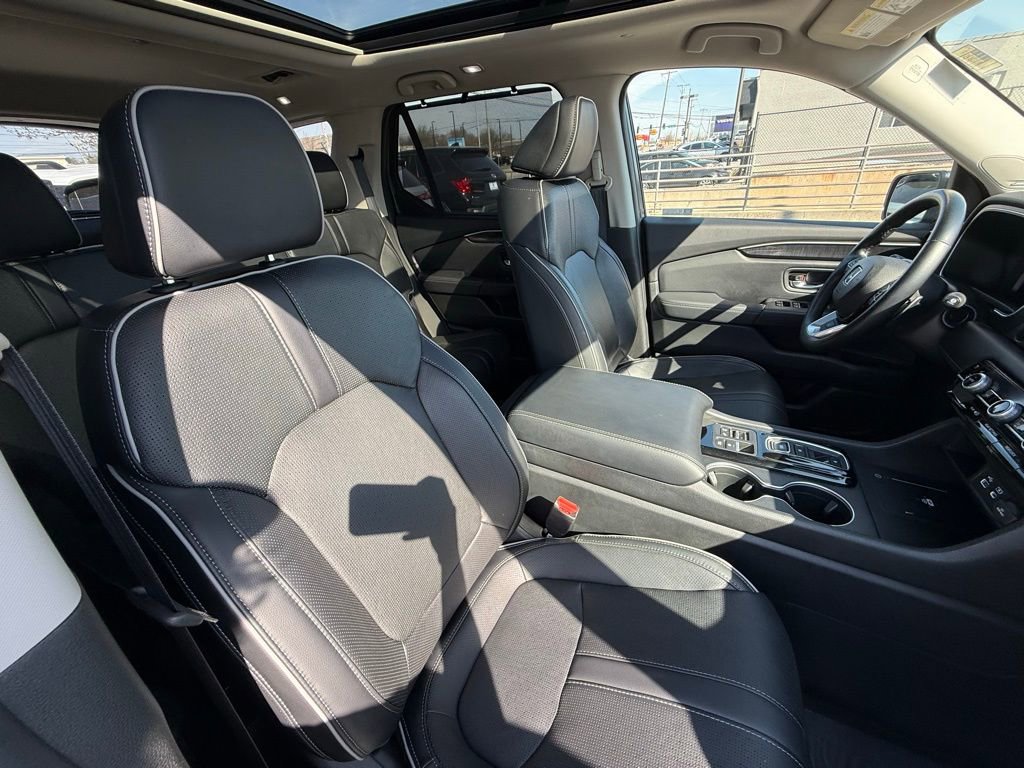 Used 2023 Honda Pilot Elite image 44
