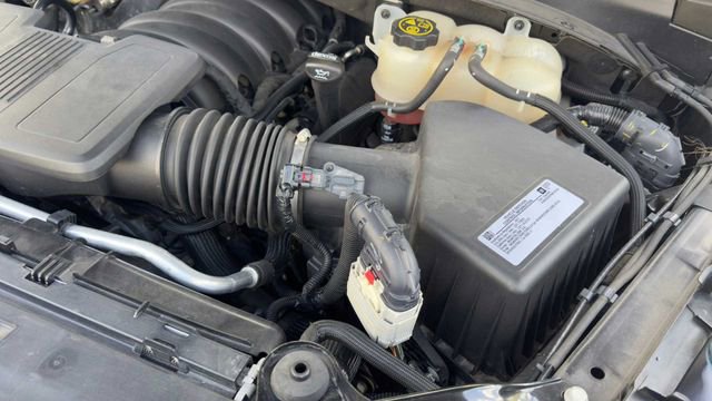 Used 2021 Chevrolet Suburban RST w/ Luxury Package RWD image 39