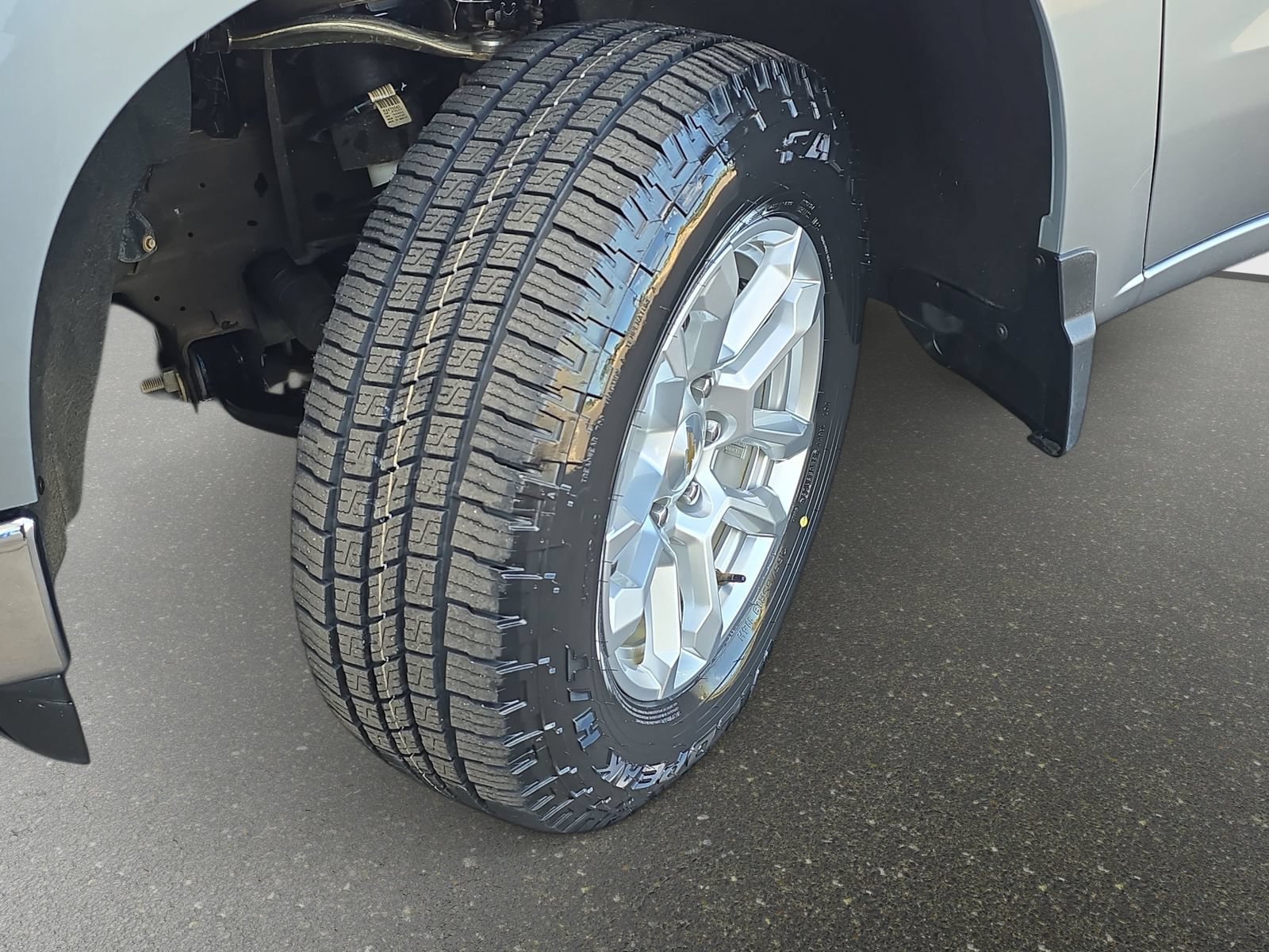 Used 2024 Chevrolet Silverado 1500 LT AWD/4WD image 30