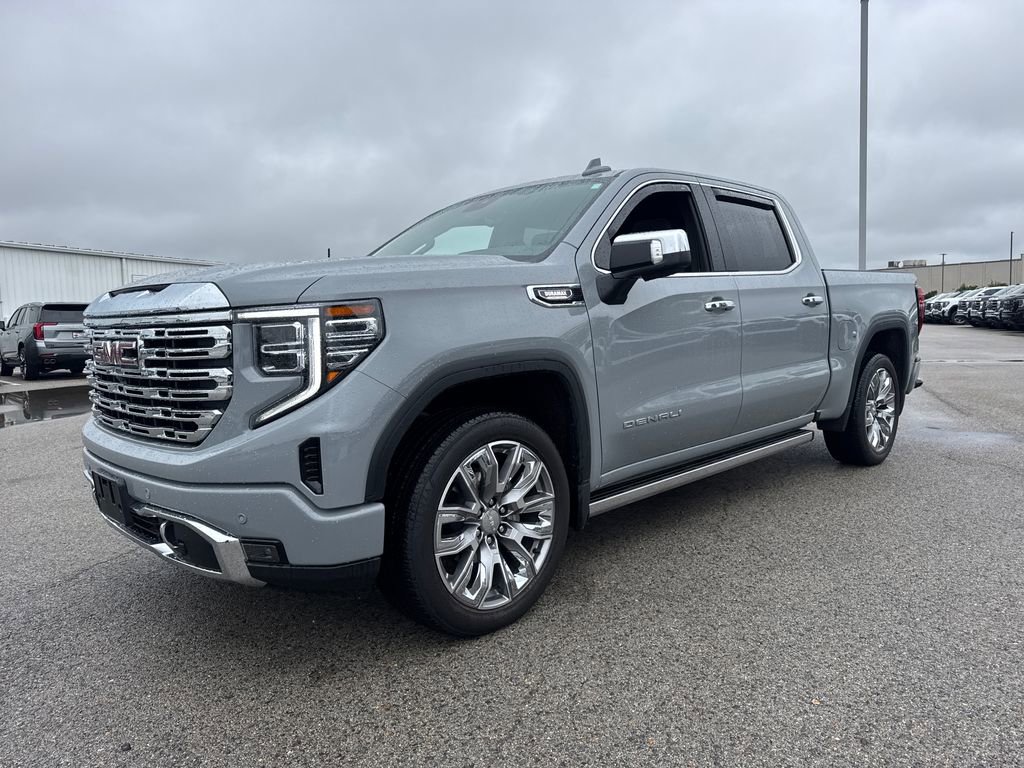 Used 2024 GMC Sierra 1500 Denali AWD/4WD image 2