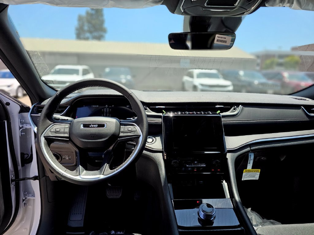 New 2026 Jeep Grand Cherokee Laredo RWD image 24
