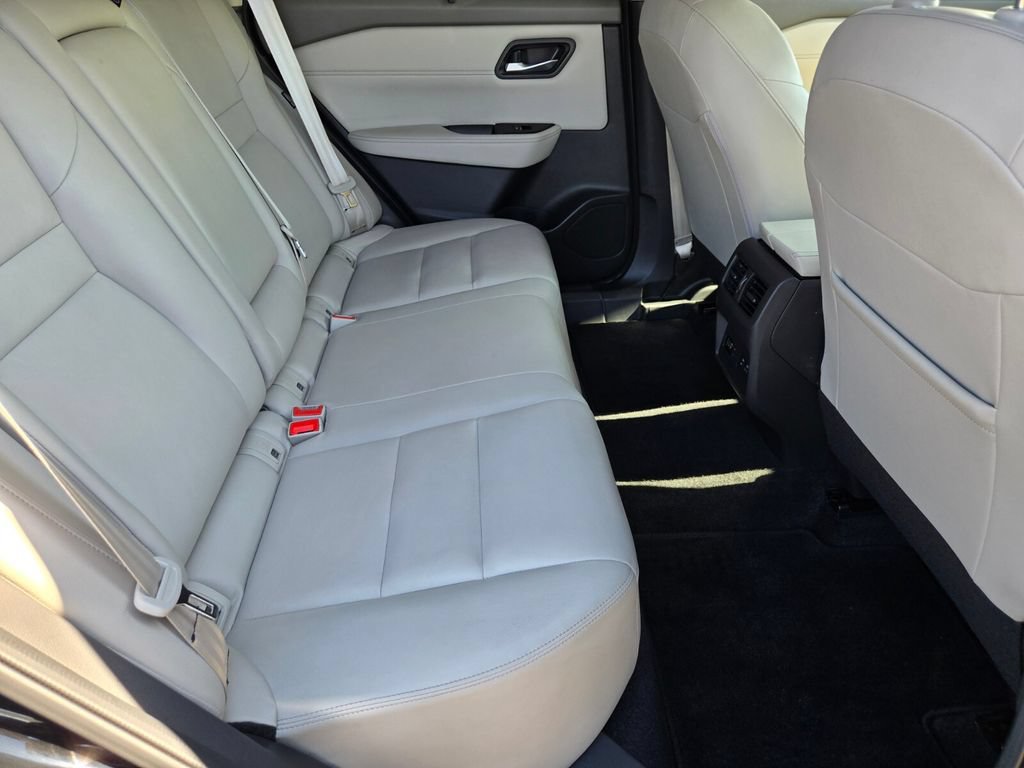 Certified 2023 Nissan Rogue SL w/ SL Premium Package AWD/4WD image 18