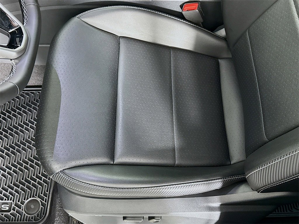 Used 2021 Volkswagen Atlas Cross Sport SE image 19