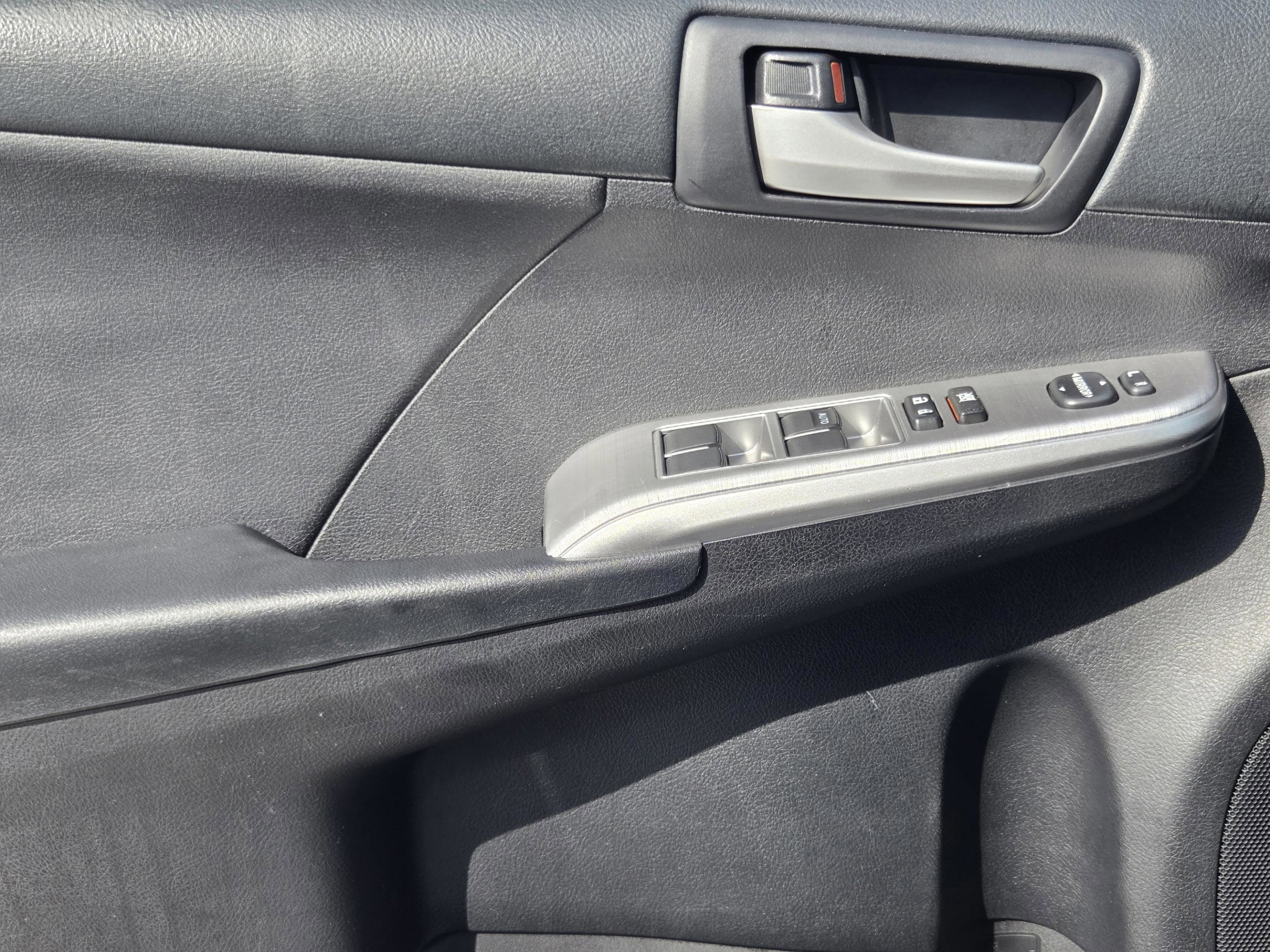 Used 2012 Toyota Camry SE FWD image 20