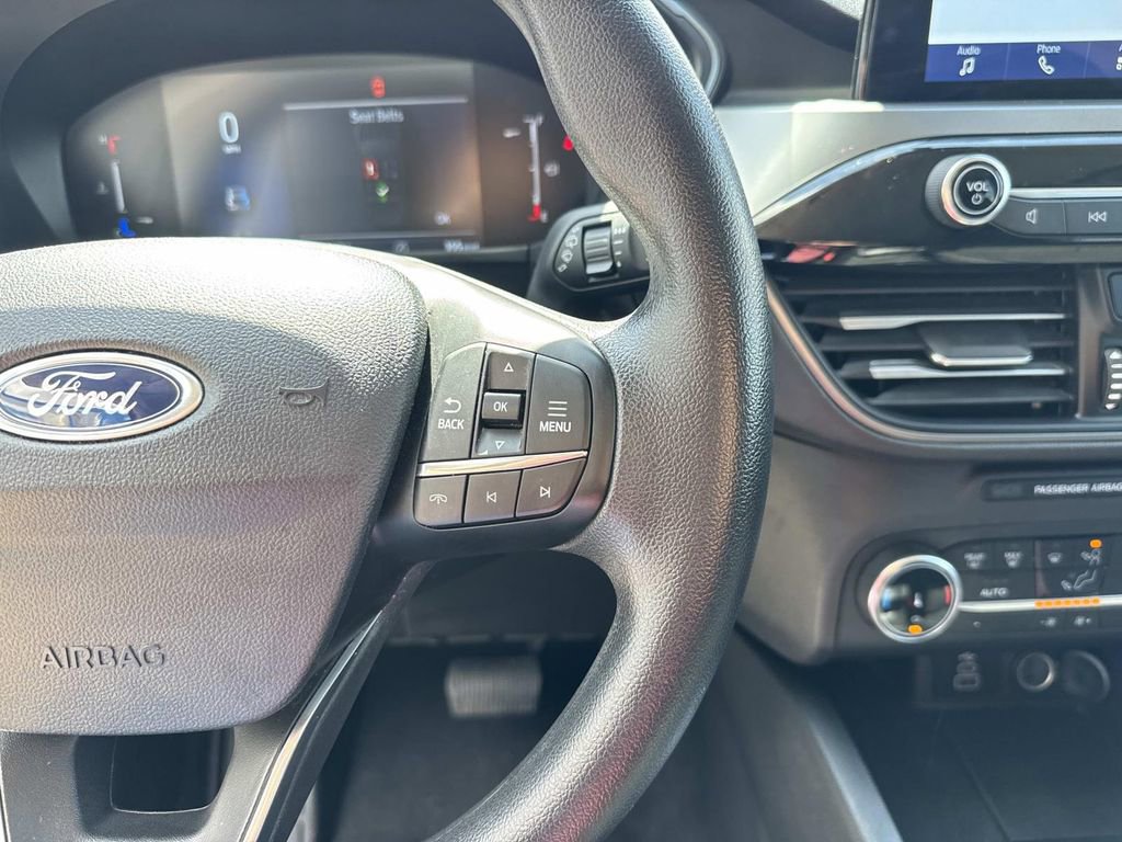 Used 2025 Ford Escape Active AWD/4WD image 24