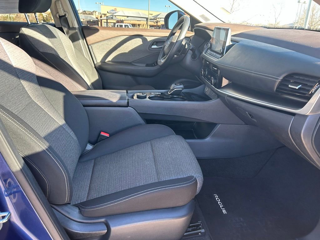 Used 2022 Nissan Rogue SV image 31