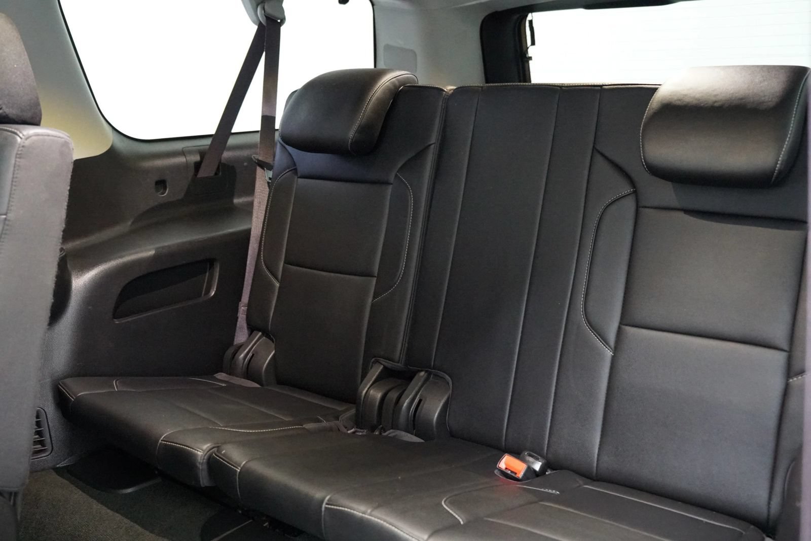 Used 2017 Chevrolet Suburban LT RWD image 28