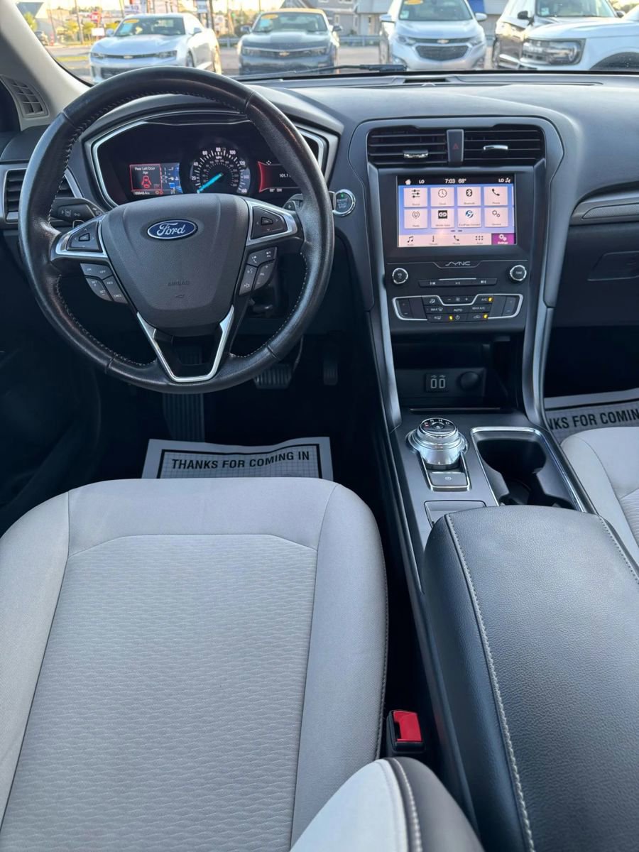 Used 2019 Ford Fusion SE w/ Equipment Group 151A image 16