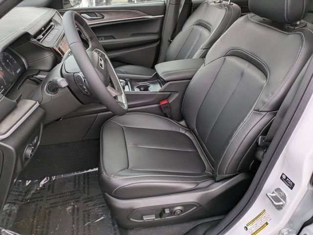 New 2026 Jeep Grand Cherokee Limited AWD/4WD image 14