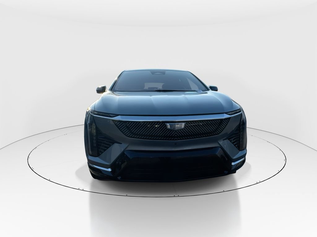 Used 2025 Cadillac Optiq Luxury 1 image 3