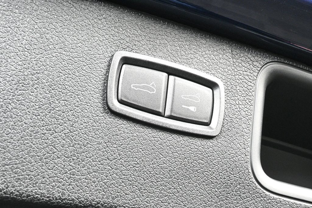 New 2026 Porsche Macan image 33