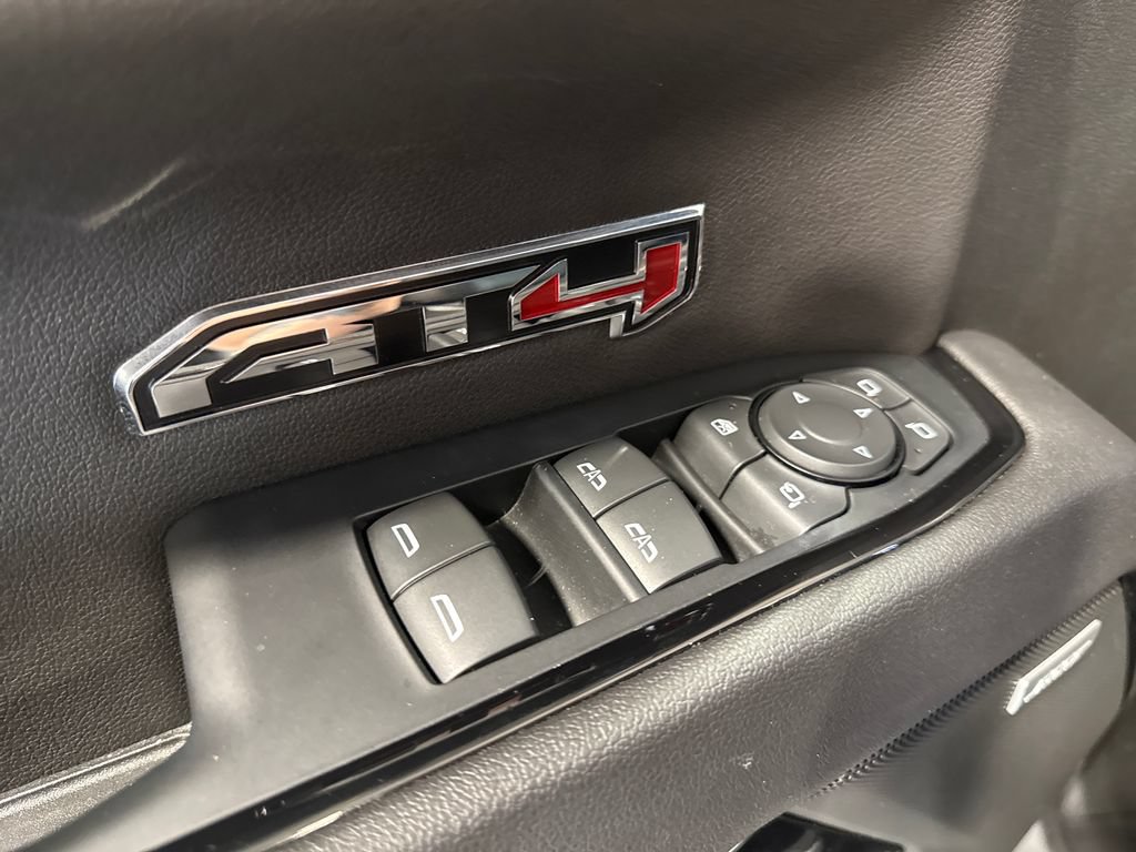 Used 2023 GMC Sierra 1500 AT4 w/ AT4 Preferred Package AWD/4WD image 32