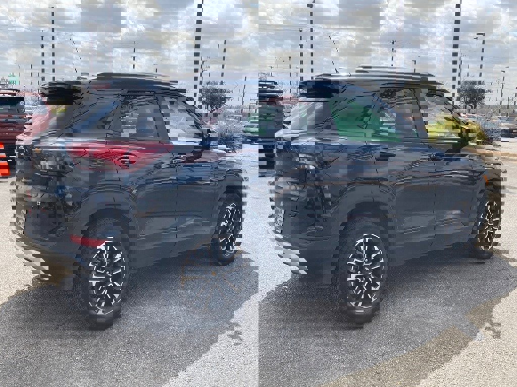 Used 2025 Chevrolet TrailBlazer LT image 5