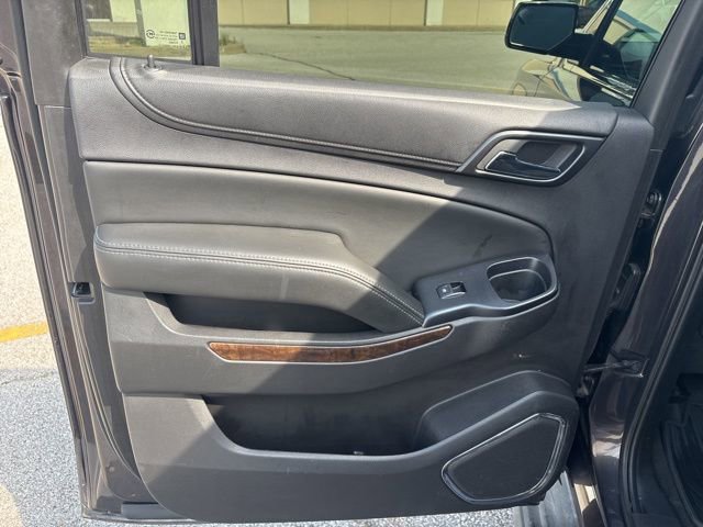 Used 2015 Chevrolet Suburban LT RWD image 15