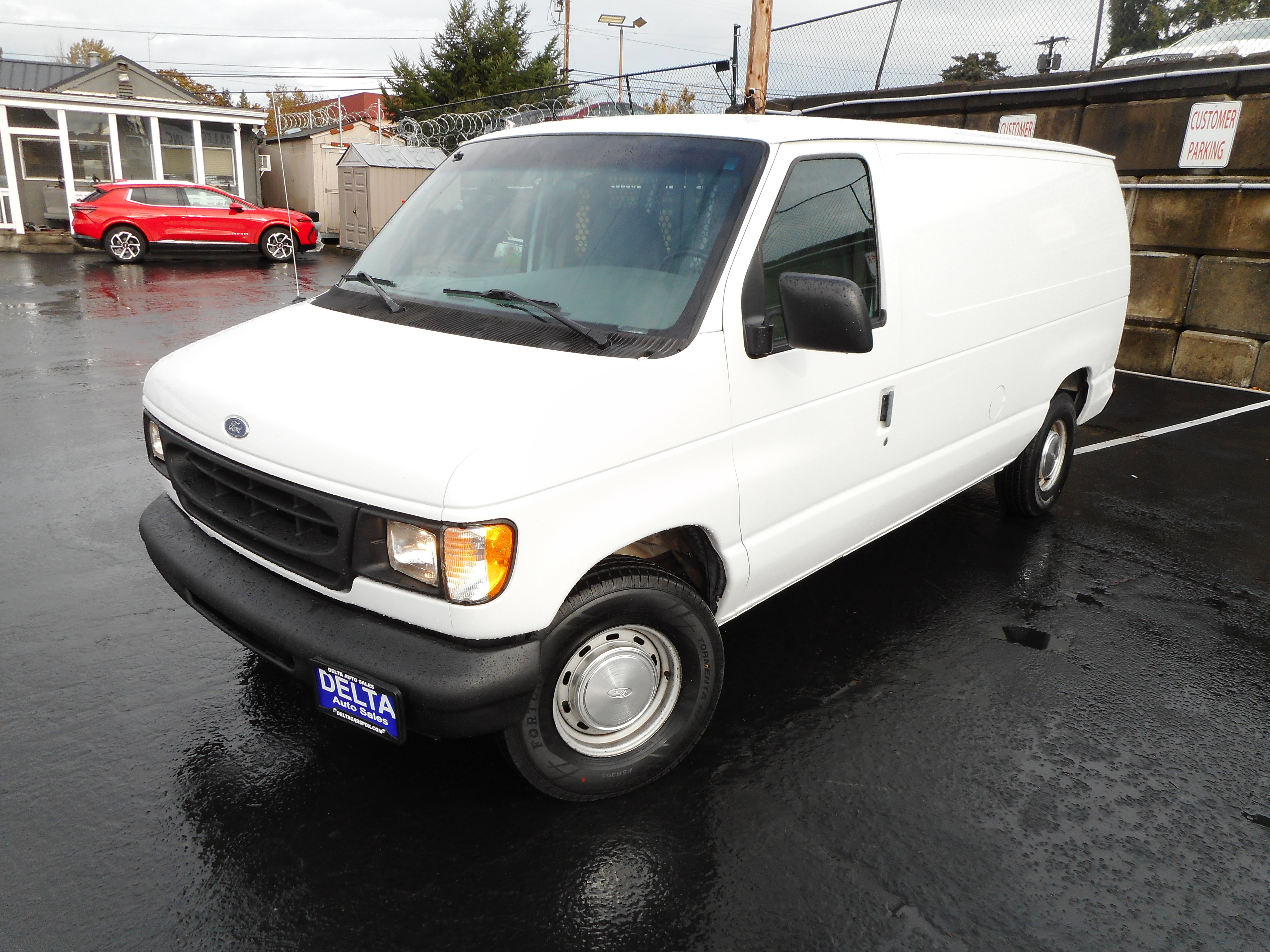 Used 1998 Ford E-150 and Econoline 150 image 4