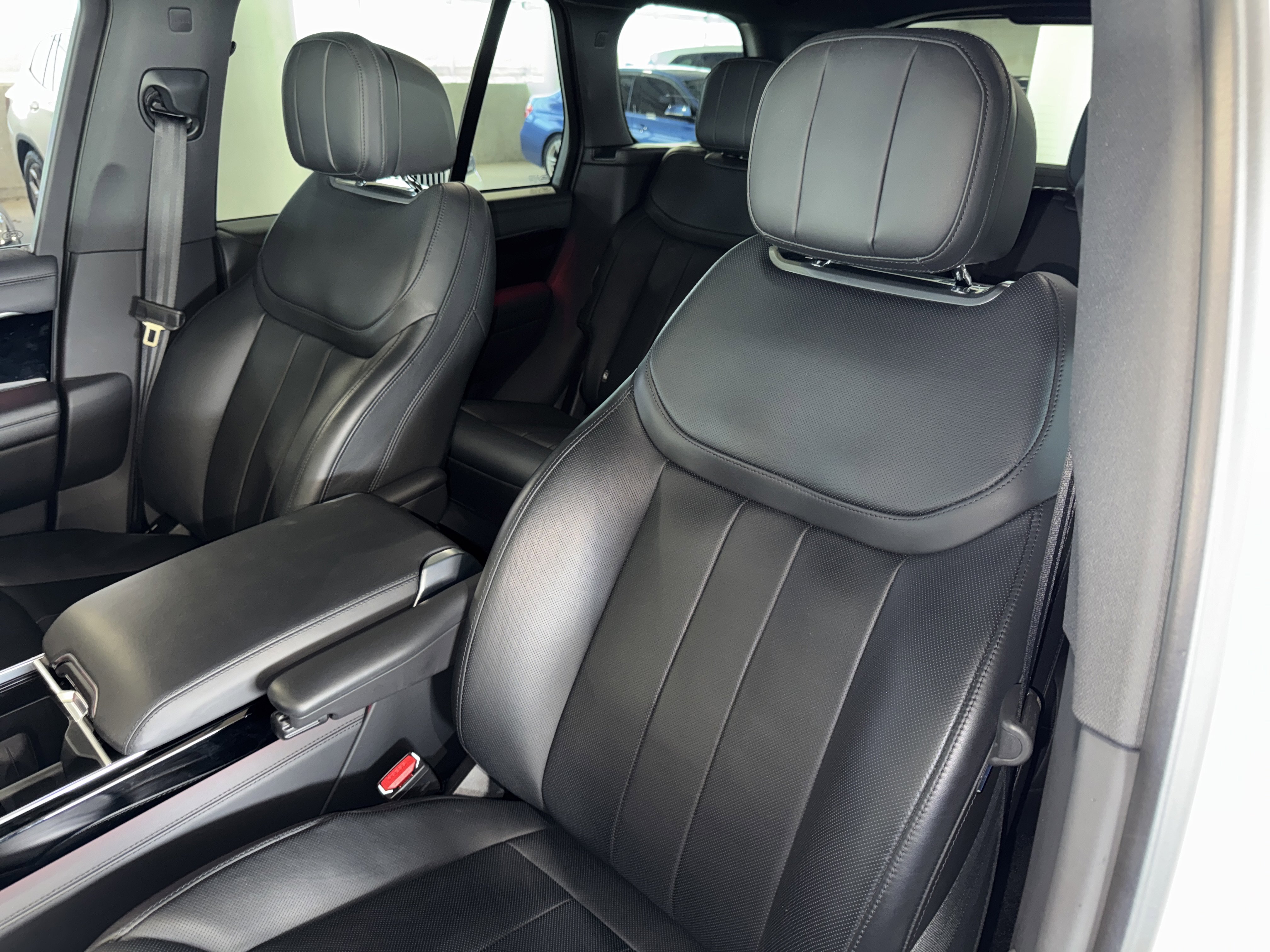 Used 2024 Land Rover Range Rover SE AWD/4WD image 26