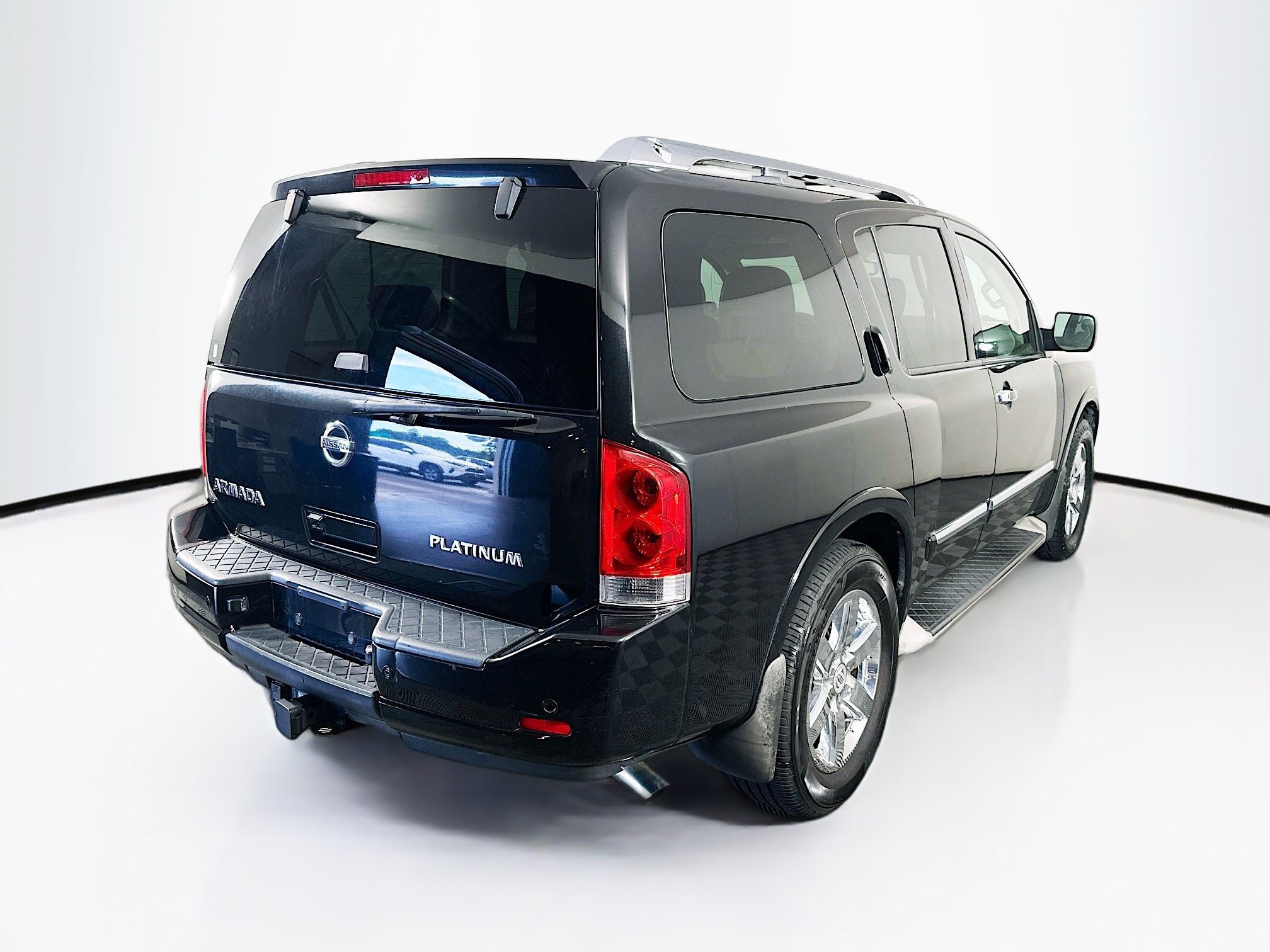 Used 2013 Nissan Armada Platinum RWD image 9