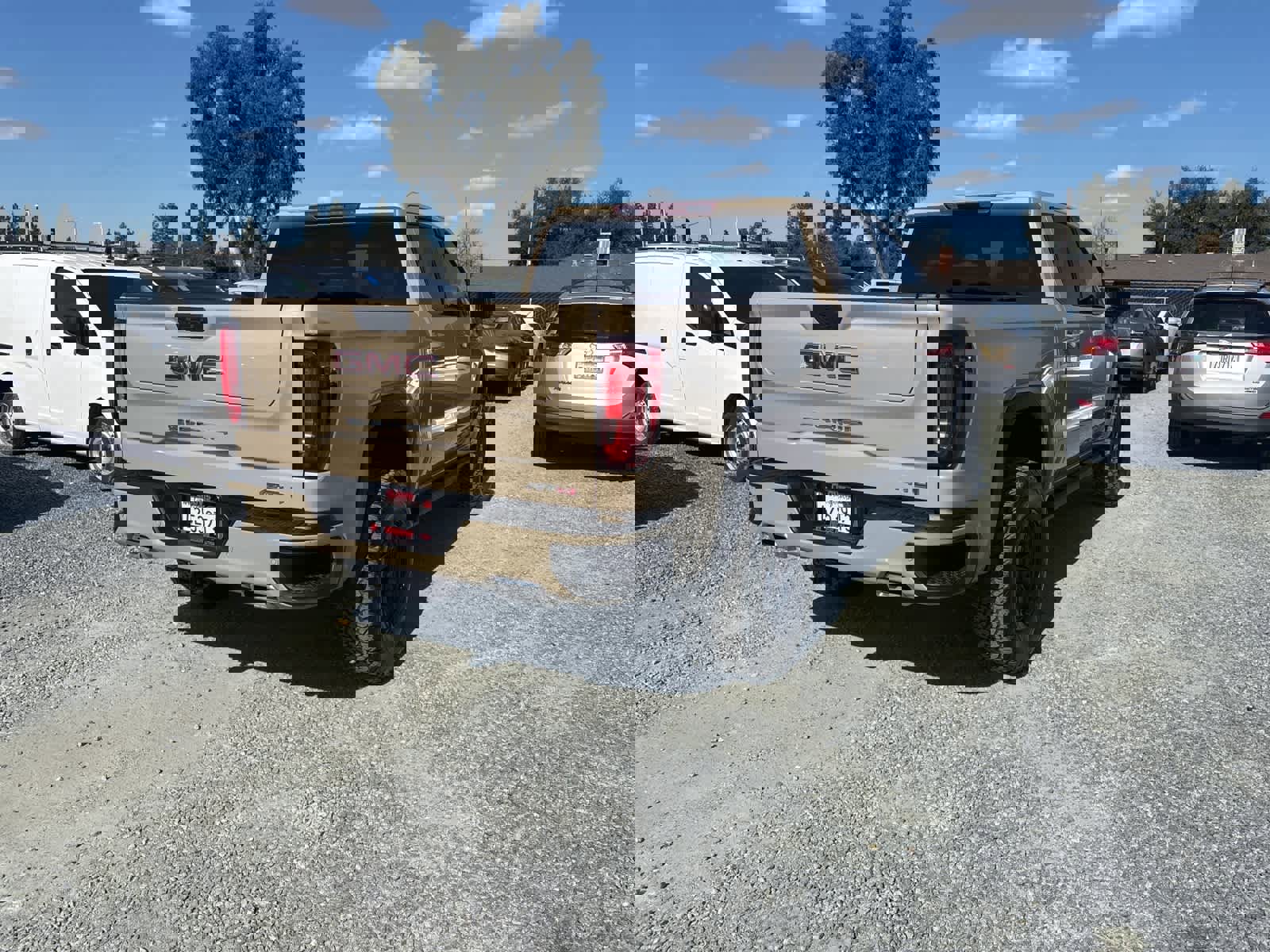 Used 2023 GMC Sierra 1500 AT4 image 6