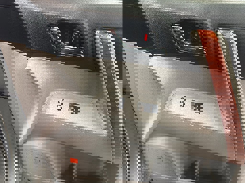 Used 2009 Toyota Highlander Limited image 16