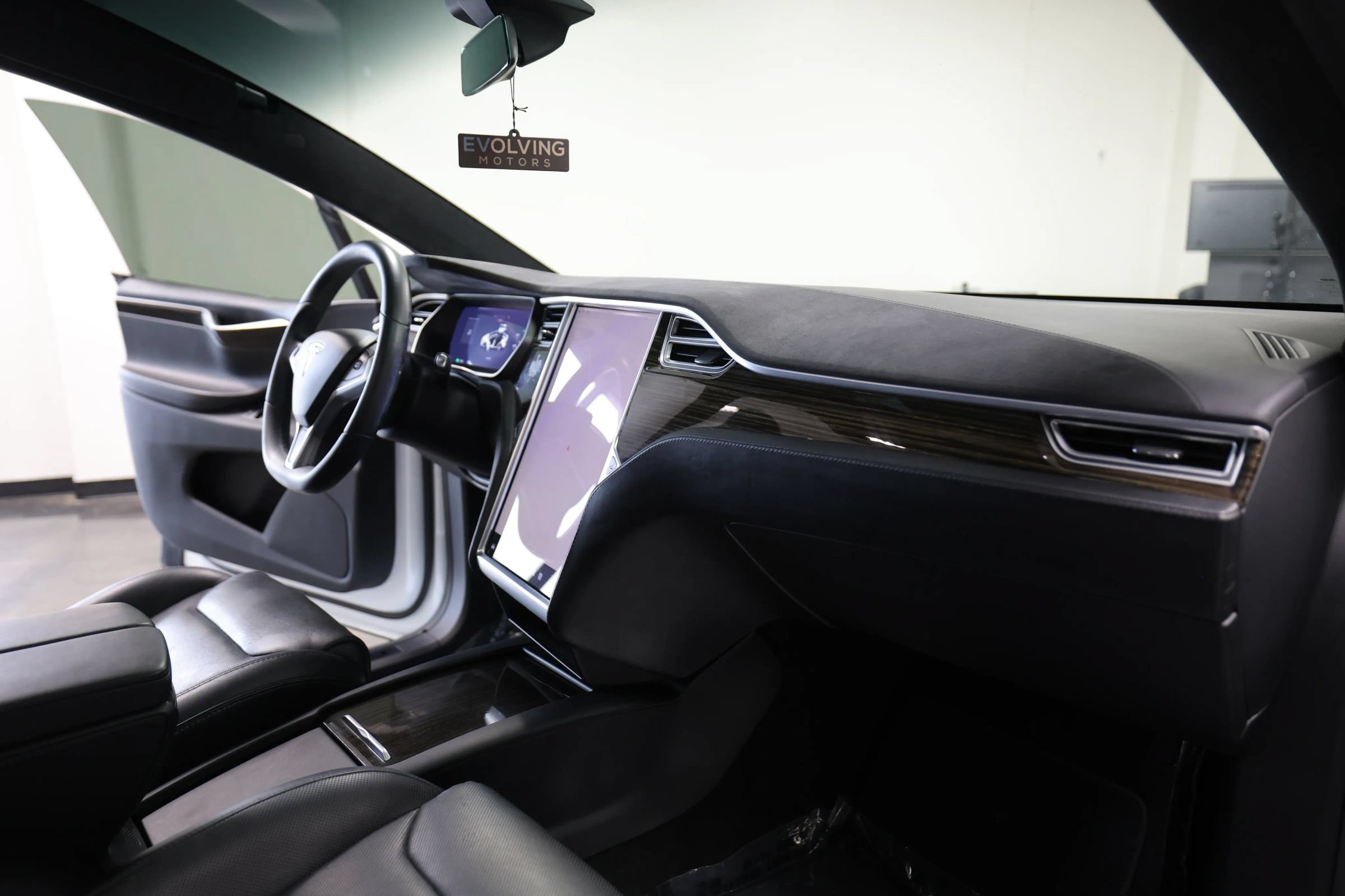 Used 2016 Tesla Model X Performance AWD/4WD image 38