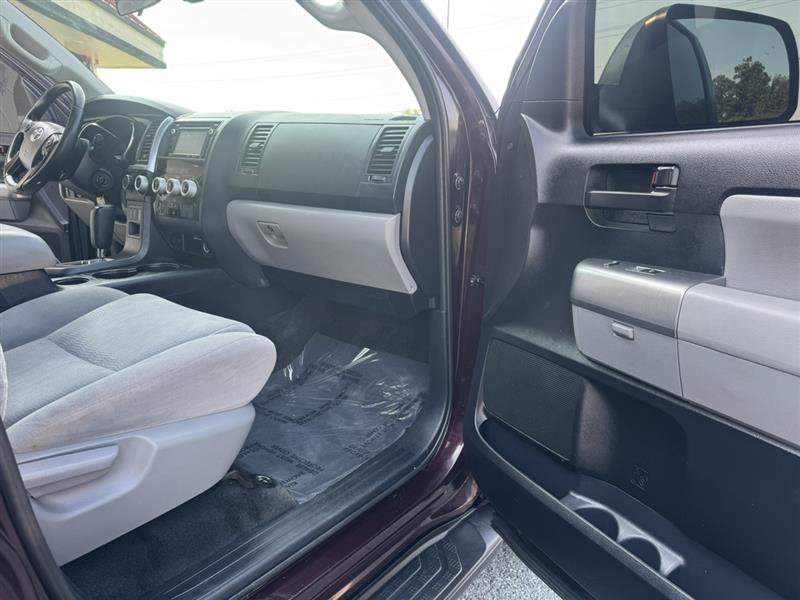 Used 2018 Toyota Sequoia SR5 AWD/4WD image 10