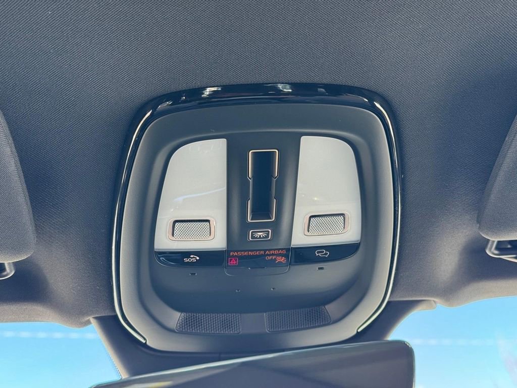 Certified 2025 Volvo XC90 T8 Plus image 15