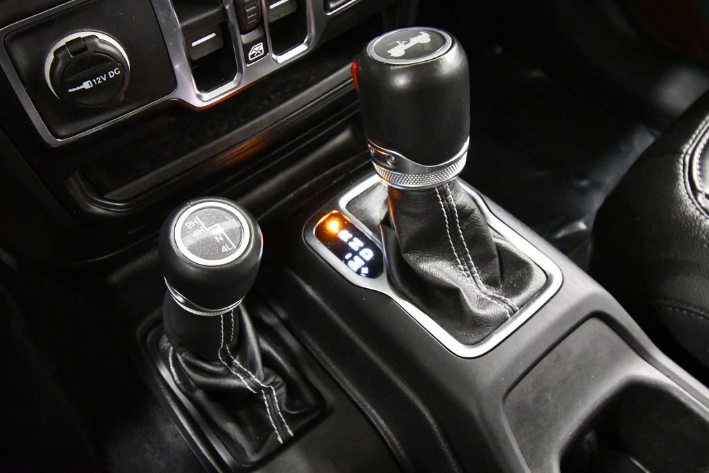 Used 2021 Jeep Wrangler Unlimited Sahara w/ Dual Top Group AWD/4WD image 26