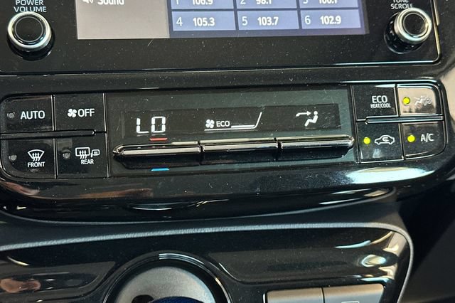 Used 2020 Toyota Prius LE FWD image 22