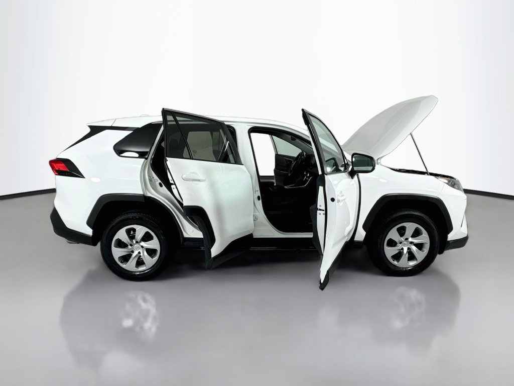 Used 2022 Toyota RAV4 LE AWD/4WD image 24