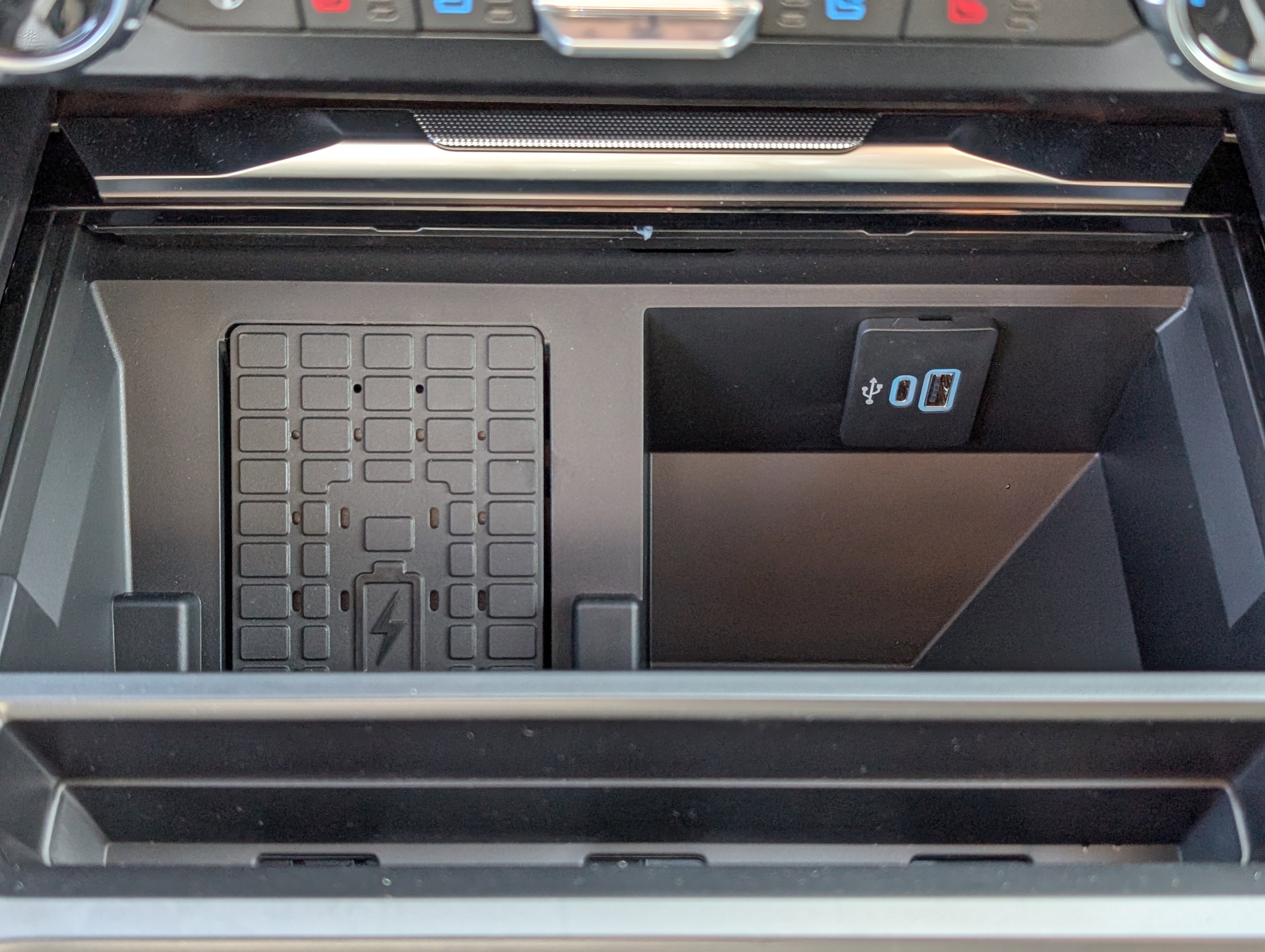 New 2026 Ford F250 Platinum w/ Tremor Off-Road Package image 29