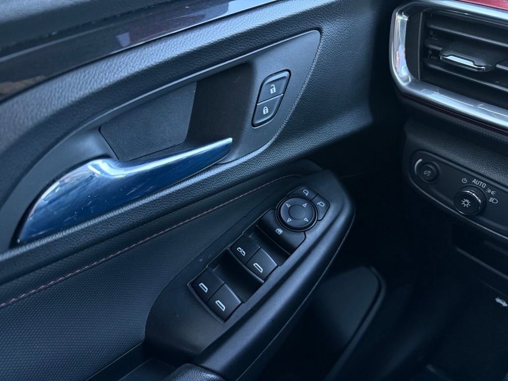 Used 2022 Chevrolet TrailBlazer RS w/ Driver Confidence Package image 12