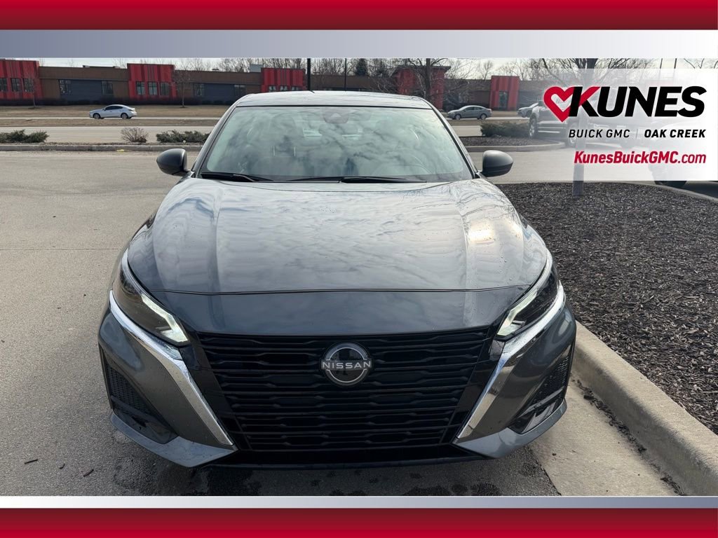 Used 2025 Nissan Altima 2.5 SV FWD image 4