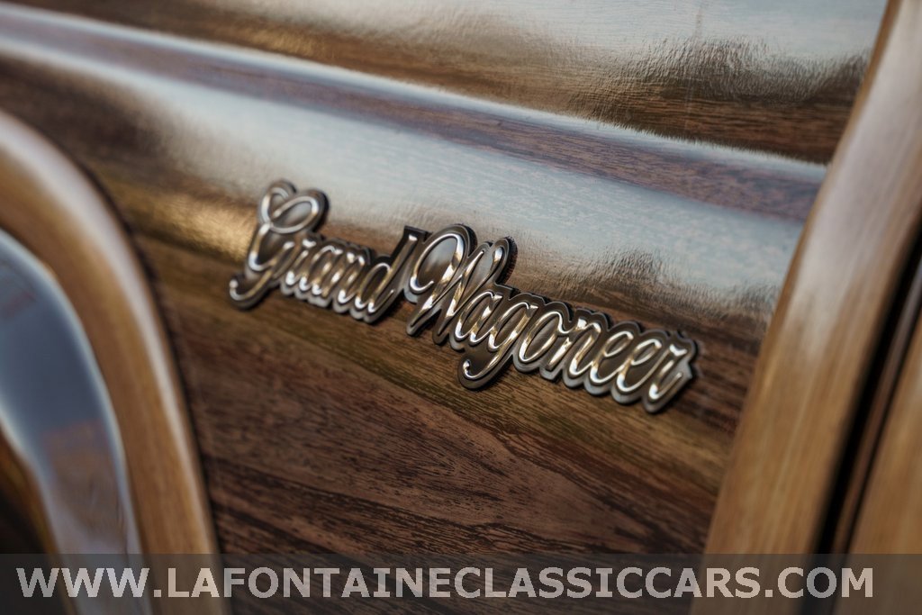 Used 1991 Jeep Grand Wagoneer Base image 36