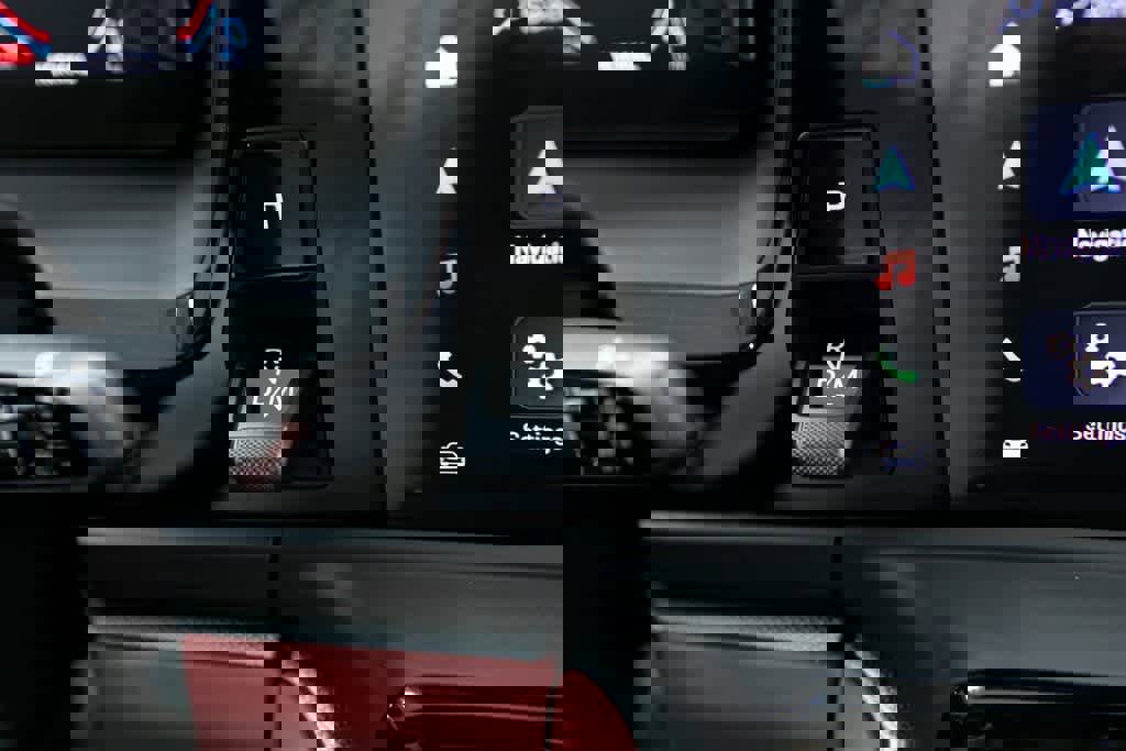 New 2025 Porsche Panamera 4 image 26