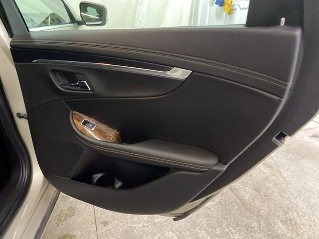 Used 2015 Chevrolet Impala LT image 12