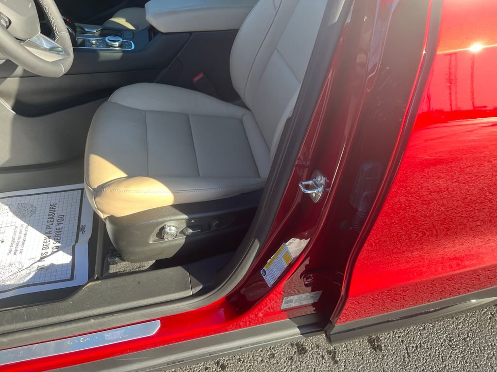 Used 2025 Cadillac XT4 Premium Luxury w/ Technology Package image 21