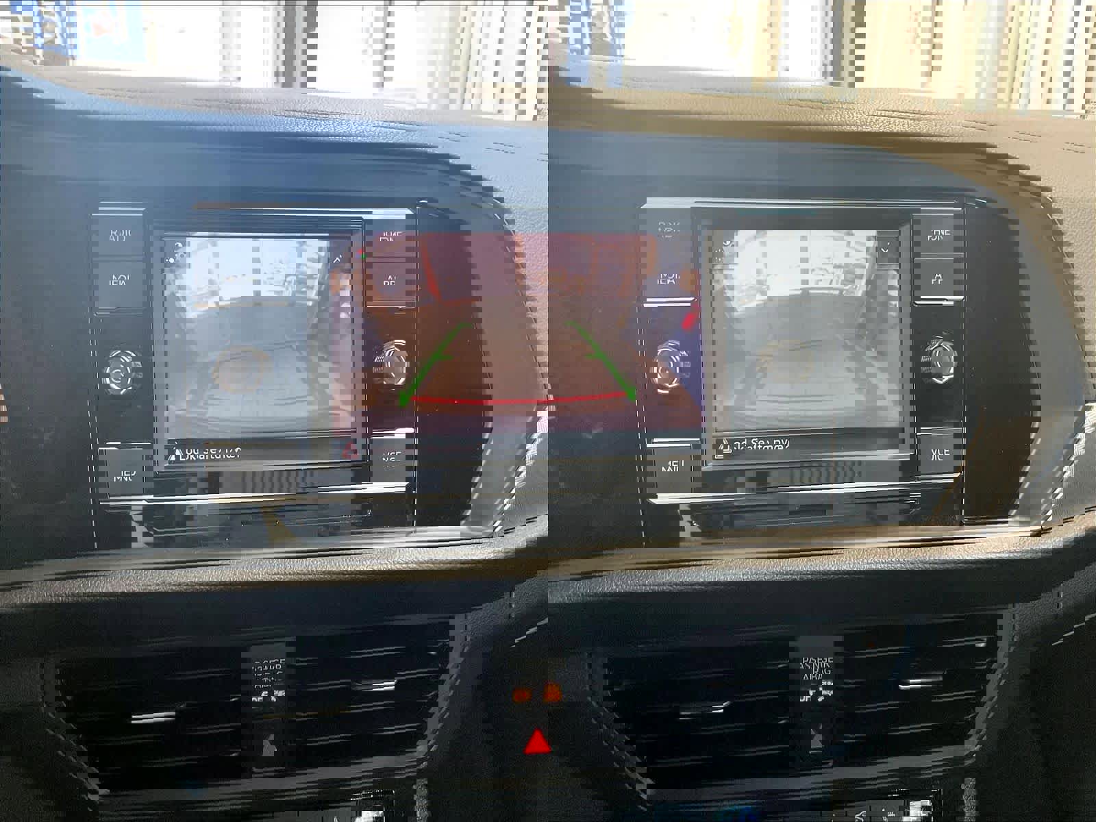 Used 2021 Volkswagen Jetta SE w/ SE Cold Weather Package image 19