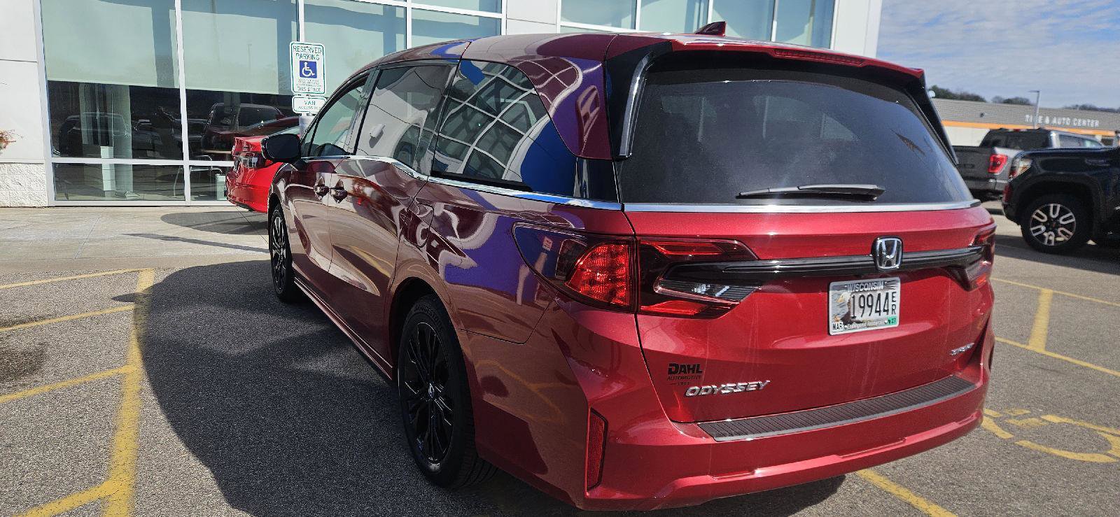 Used 2025 Honda Odyssey Sport-L image 11