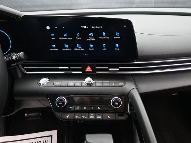 Used 2023 Hyundai Elantra Limited image 19