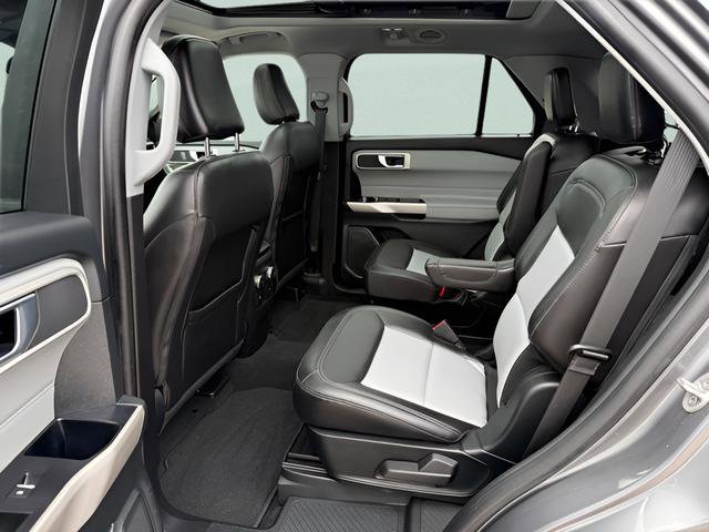 Used 2022 Ford Explorer XLT w/ Equipment Group 202A AWD/4WD image 5