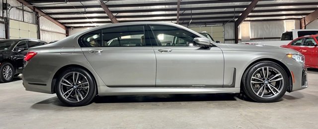 Used 2021 BMW 750i xDrive w/ M Sport Package image 2