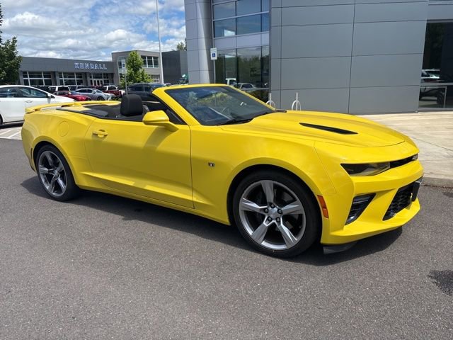 Used 2017 Chevrolet Camaro SS RWD image 4
